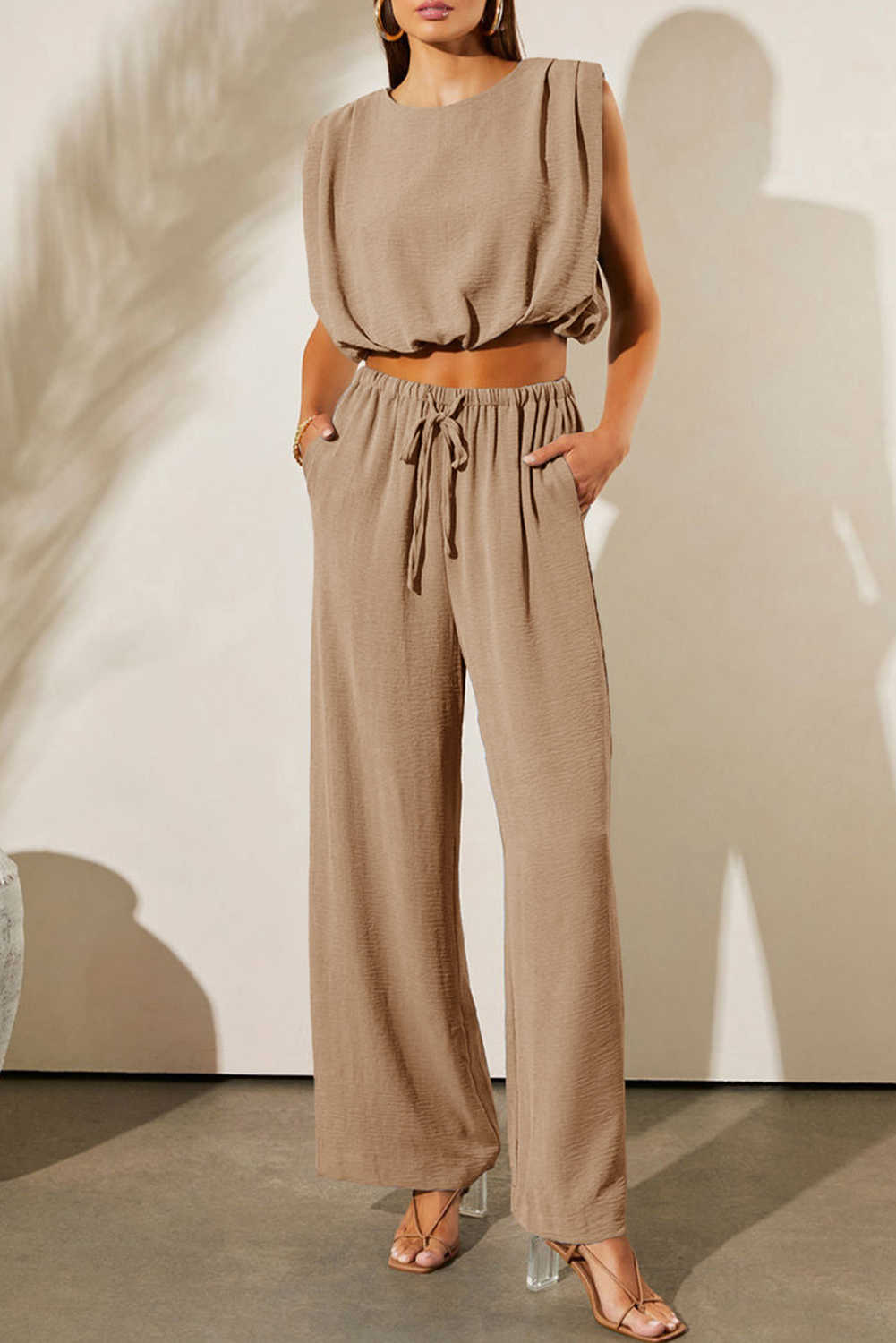 Conjunt de 2 pantalons amples amb cordó i estampat de tirants inflats de color caqui pàl·lid i sòlid