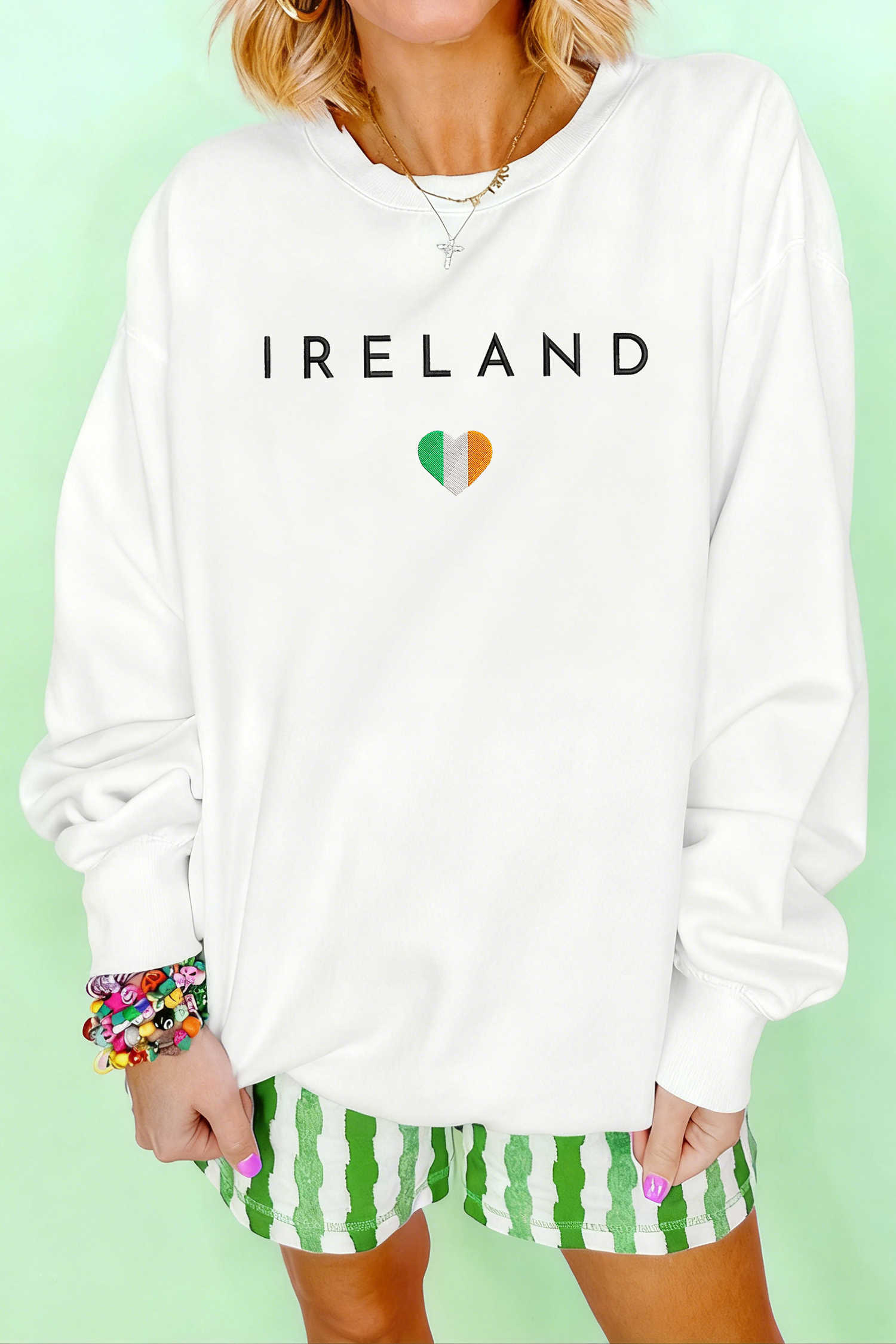 White IRELAND Color Block Embroidered Heart Graphic Pullover Sweatshirt