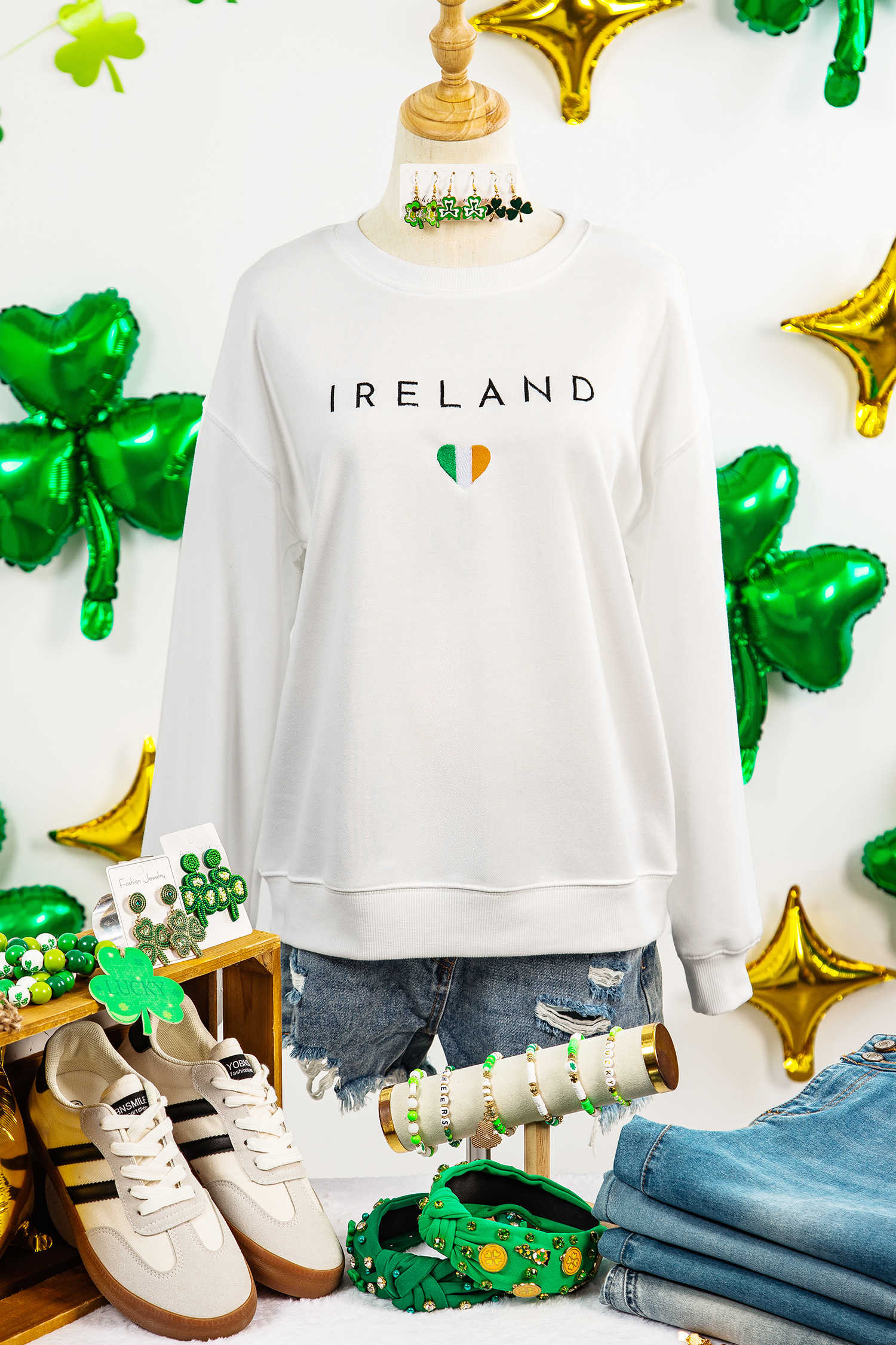 White IRELAND Color Block Embroidered Heart Graphic Pullover Sweatshirt