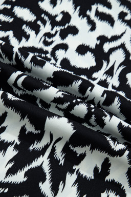 Black Damask Print Ruffled Color Block Detail Half Sleeve Blouse