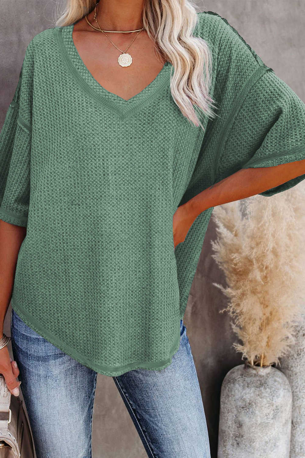 Green Exposed Seam Half Sleeve Knitted V Neck Textured Top