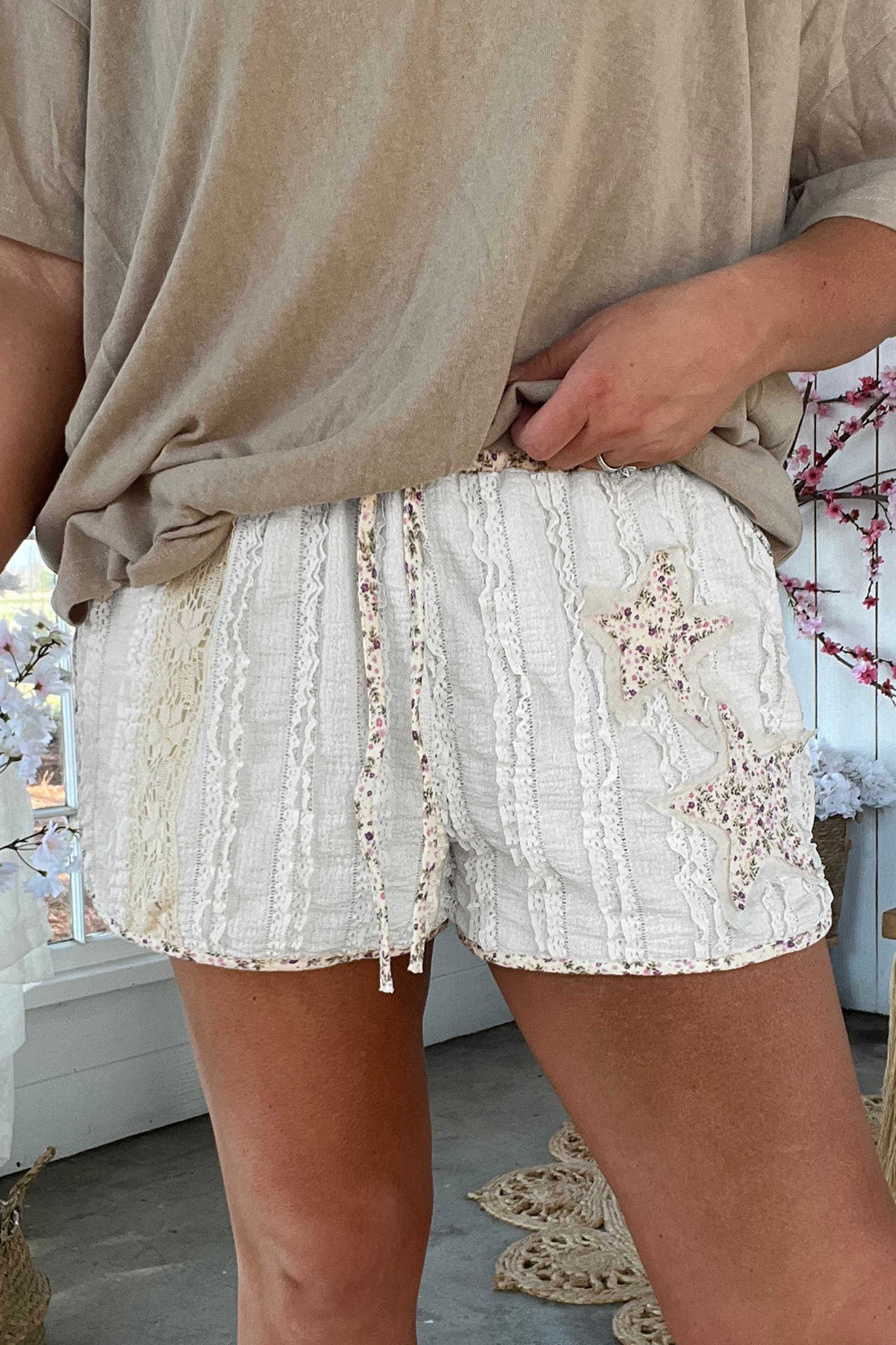 White Floral Star Pattern Shorts Casual Summer Wear