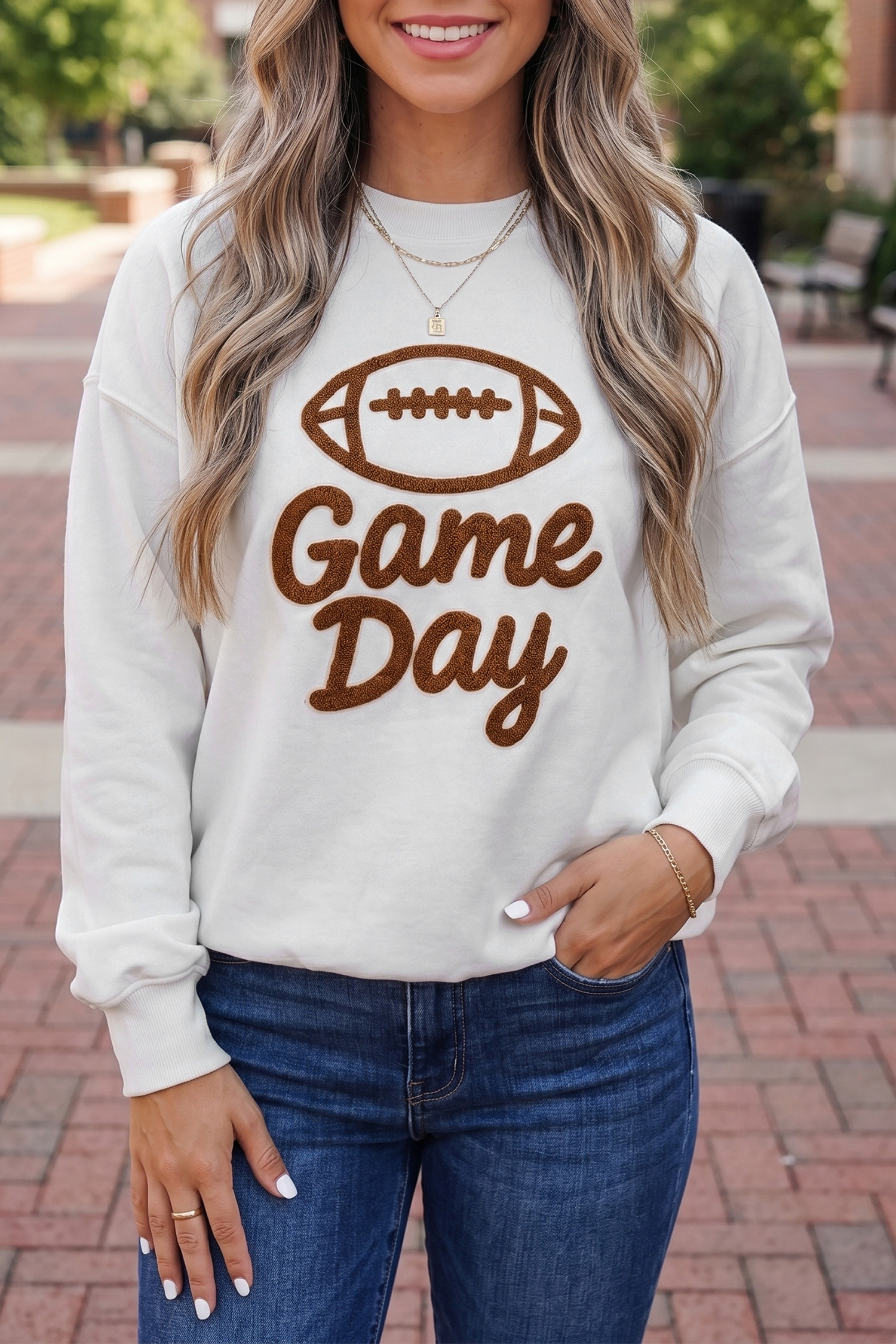 White Sweatshirts & Hoodies